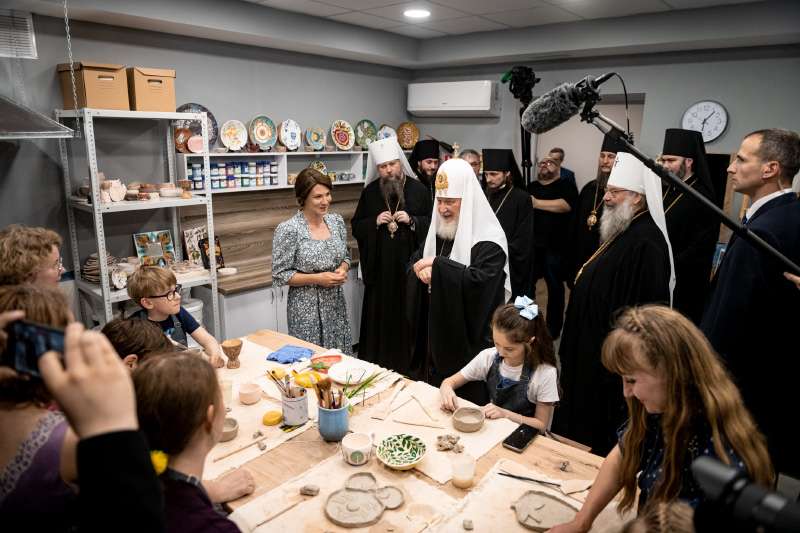 Святейший Патриарх Кирилл посетил Центр духовного и творческого развития «Перемена» прихода преподобного Серафима Саровского