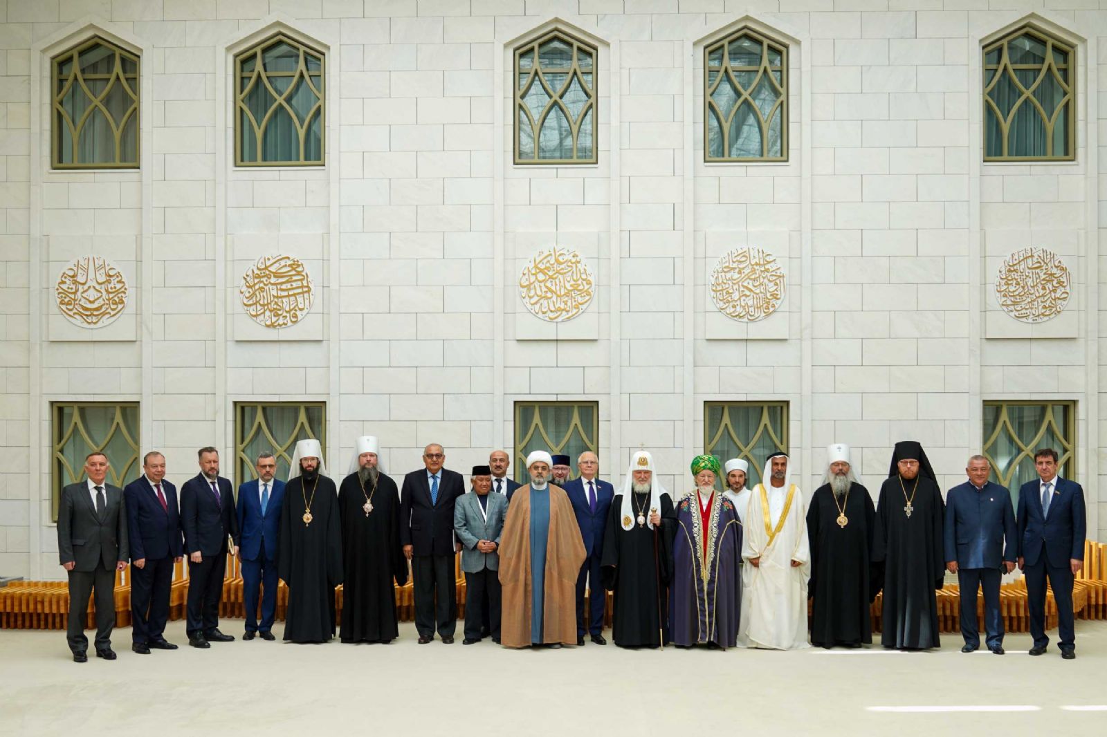 Святейший Патриарх Кирилл посетил Болгарскую исламскую академию и встретился с государственными и общественными деятелями мусульманских стран