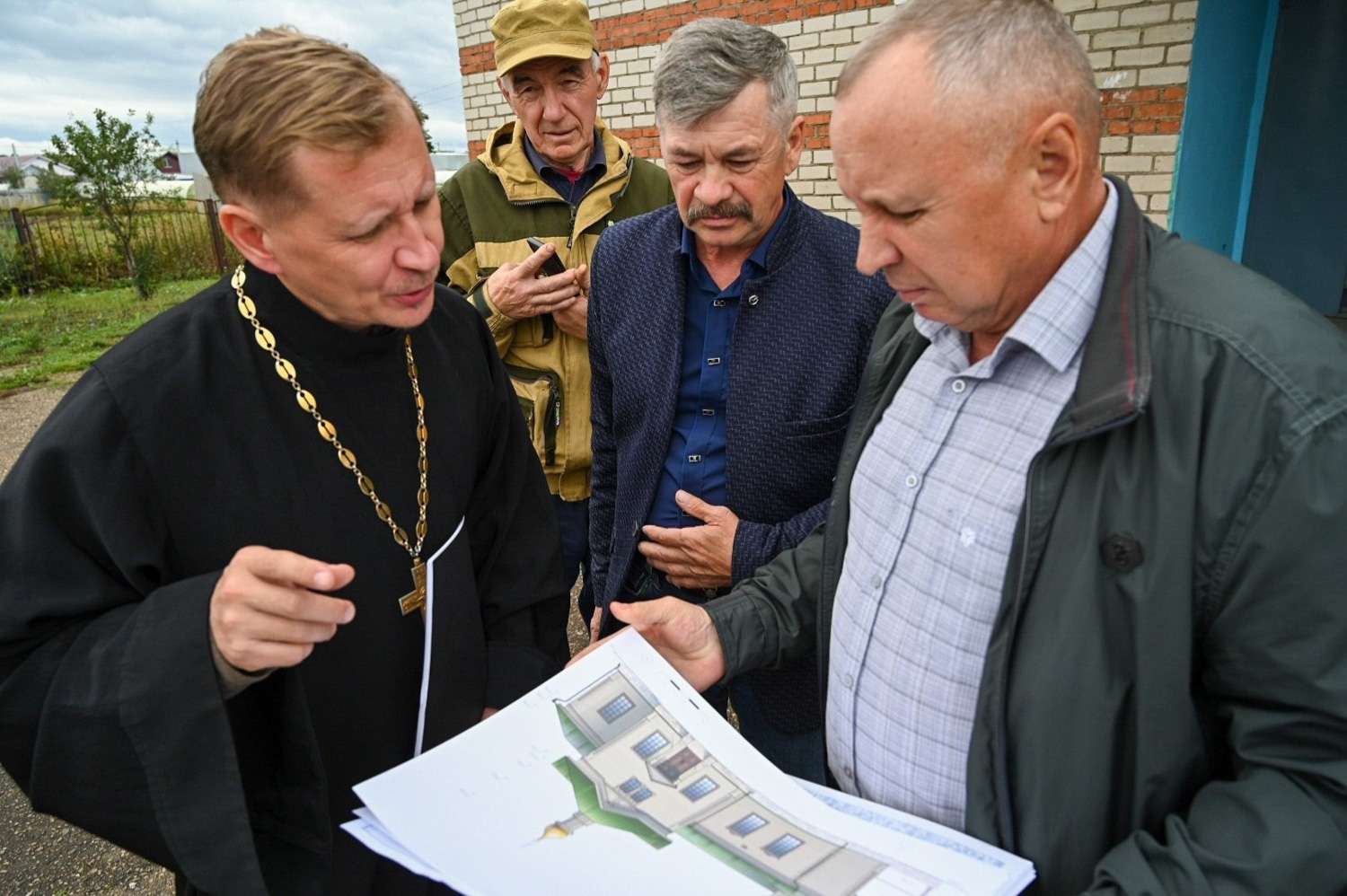 В деревне Верхний Багряж состоялась встреча, посвященная реставрации Троицкой церкви