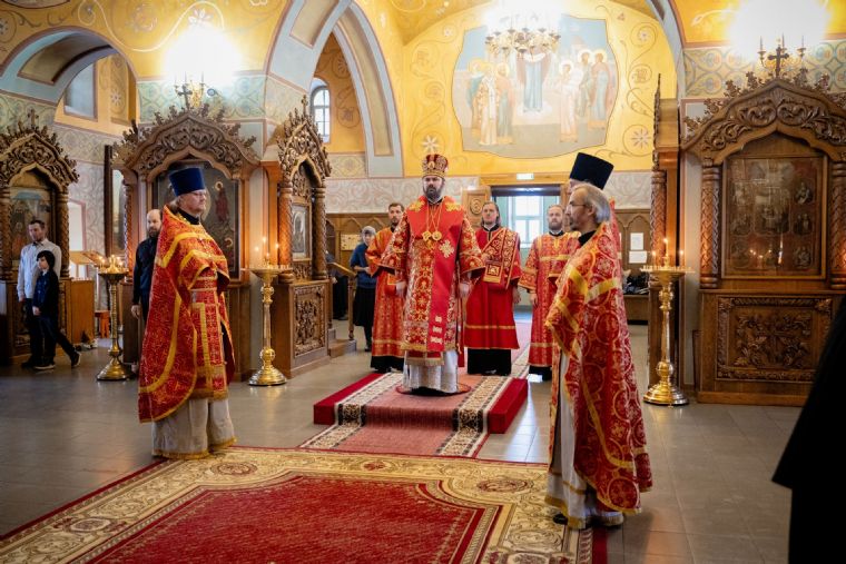 В день памяти мученика Иоанна Казанского в Зилантовом монастыре Казани состоялось архиерейское богослужение