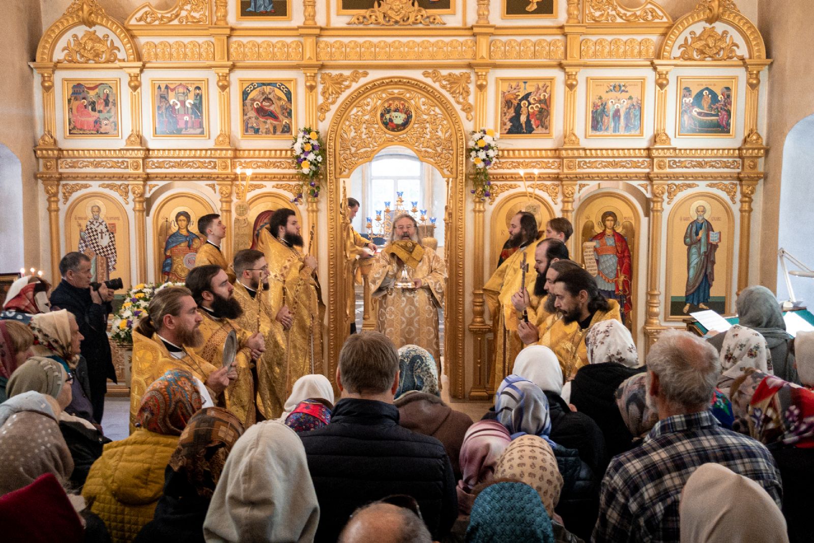 В день памяти апостола Иоанна Богослова митрополит Кирилл возглавил престольный праздник в храме села Масловка