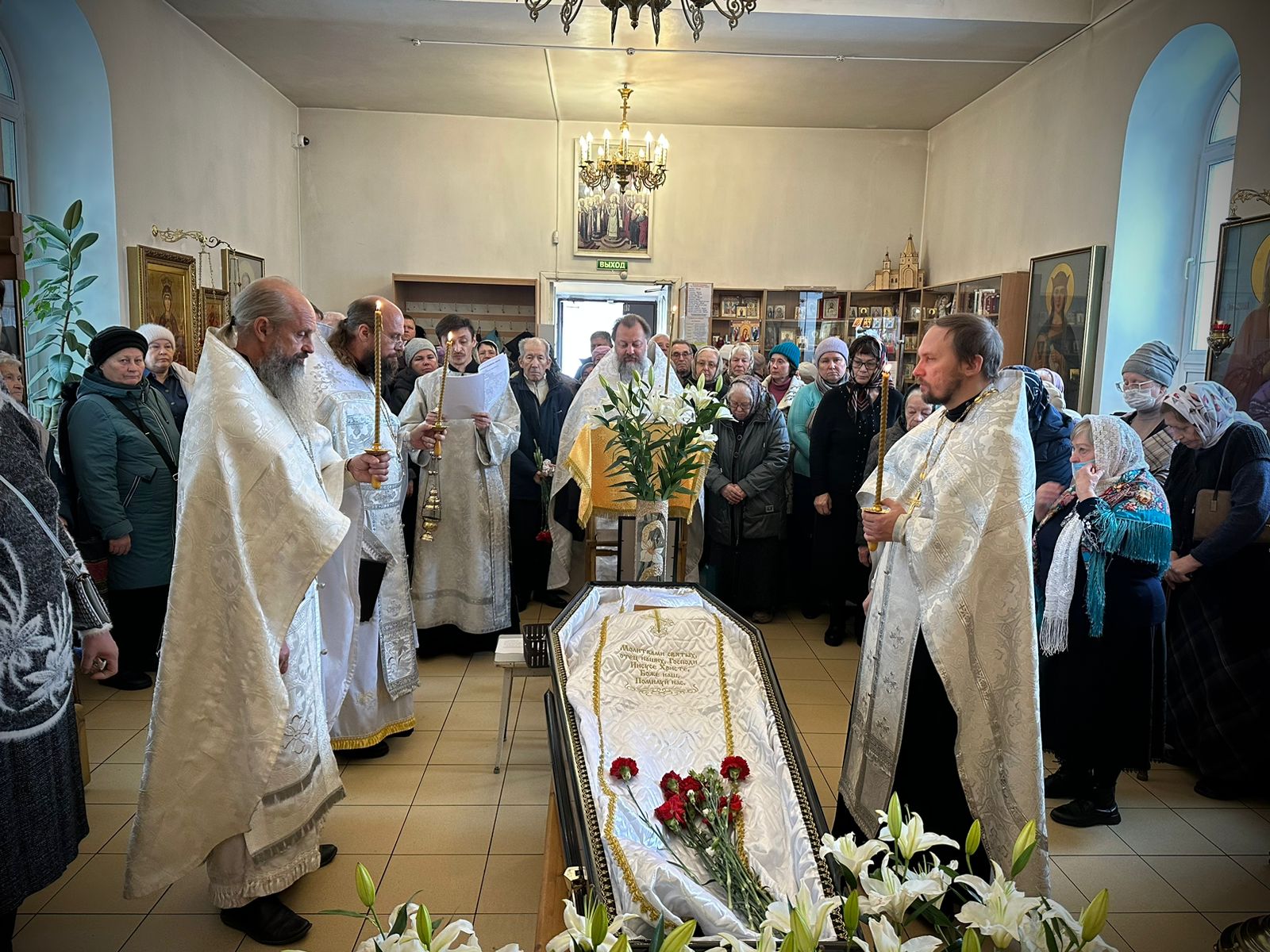 В Софийском храме Казани состоялось отпевание диакона Николая Прокопенко