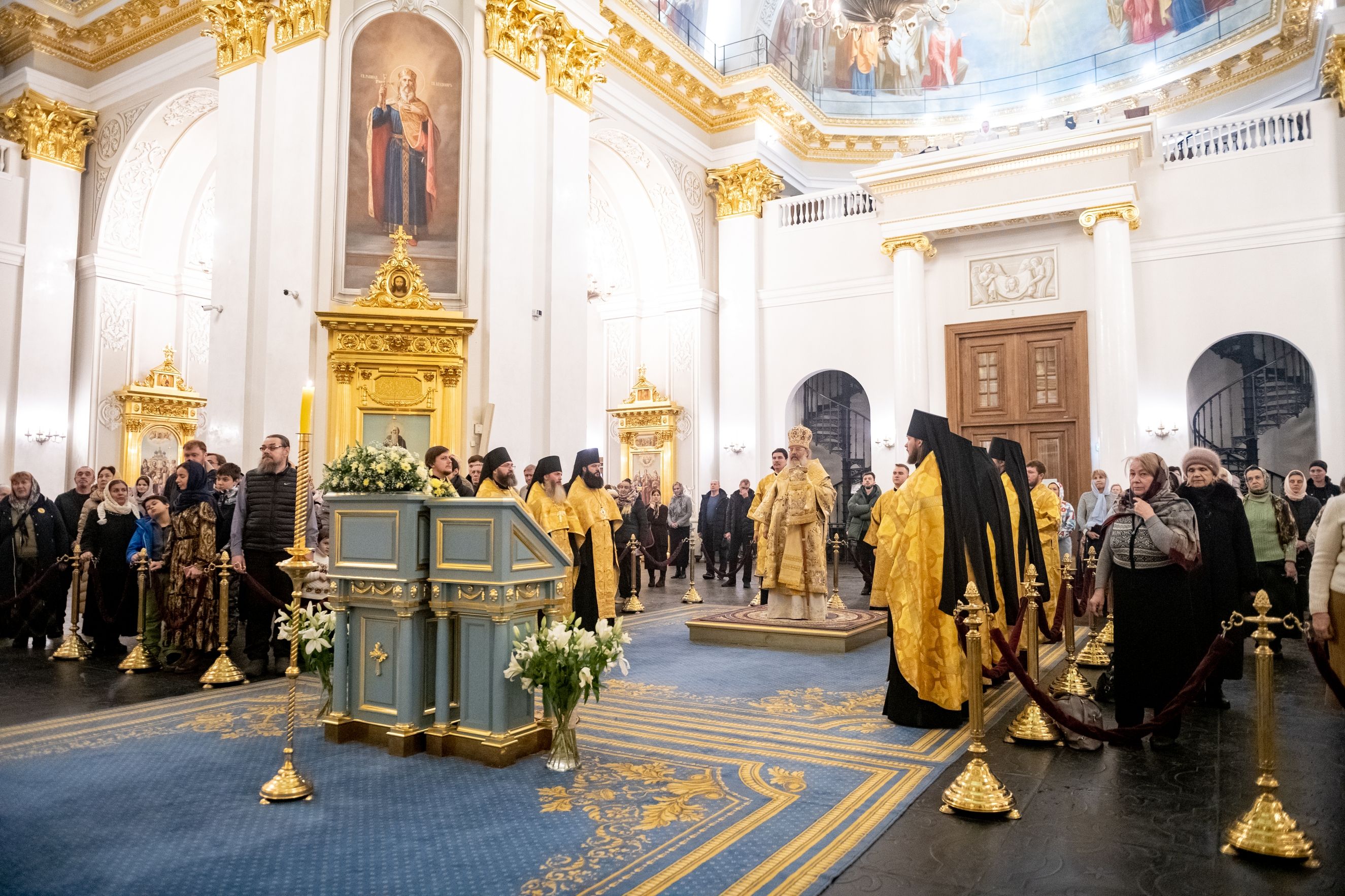 В канун Недели 25-й по Пятидесятнице митрополит Кирилл совершил всенощное бдение в Казанском кафедральном соборе