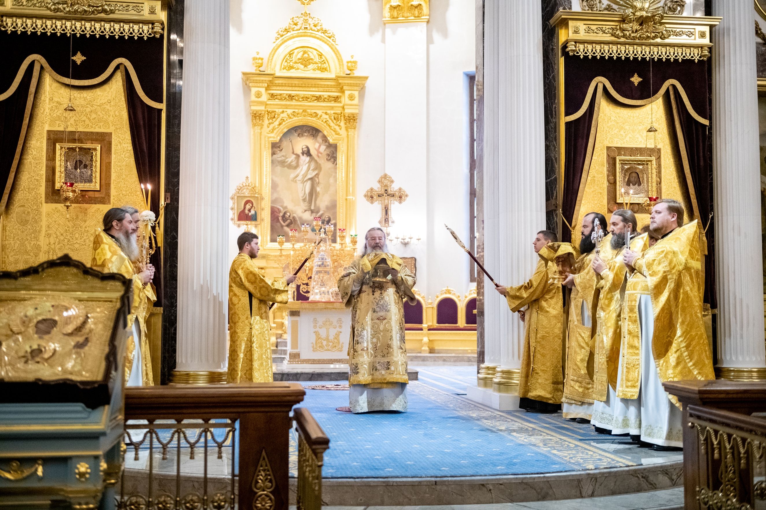 В Неделю 25-ю по Пятидесятнице митрополит Кирилл возглавил Литургию в Казанском кафедральном соборе