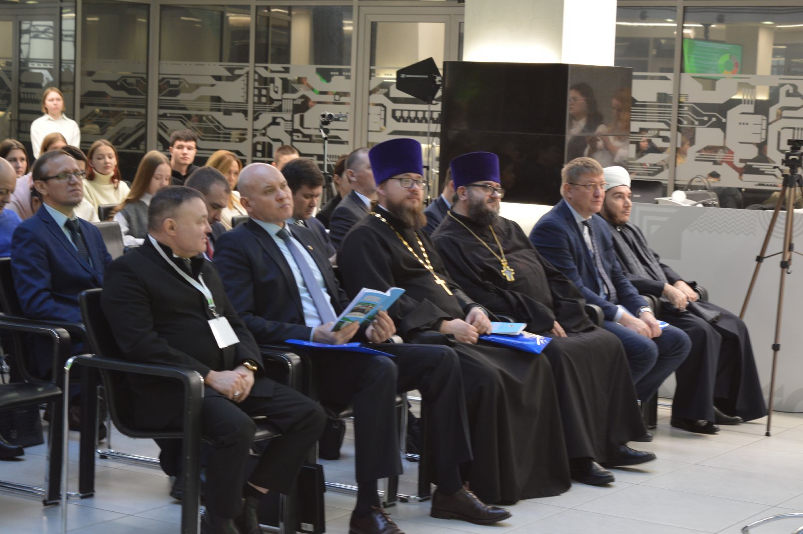 Священнослужители Казанской епархии приняли участие в заседании Совета общественных организаций по противодействию коррупции
