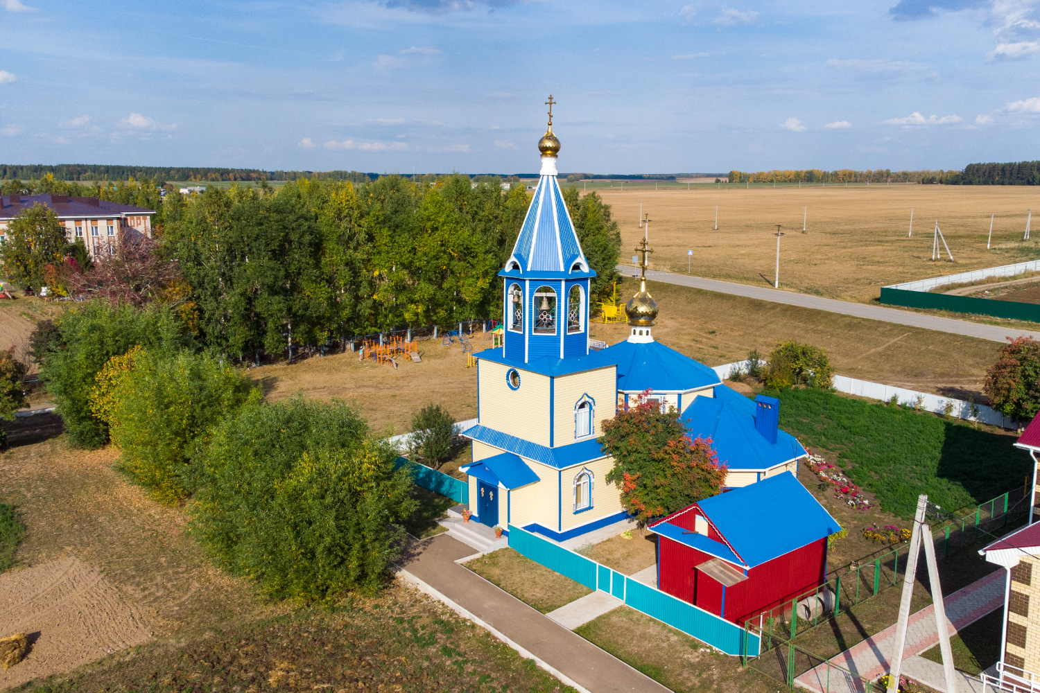 Митрополит Кирилл освятил храм в честь священномученика Вениамина Петроградского в селе Лельвиж